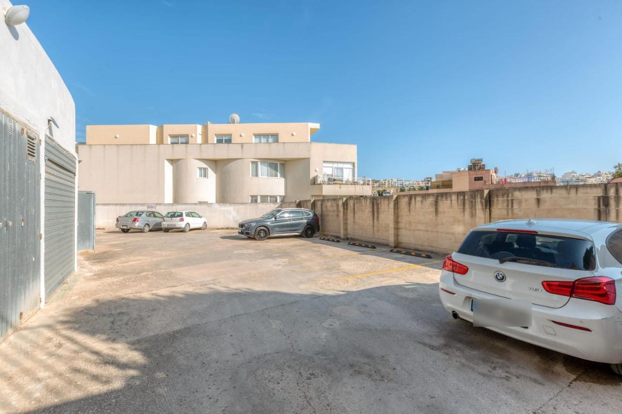 Pool Apartment Is-Swieqi Extérieur photo